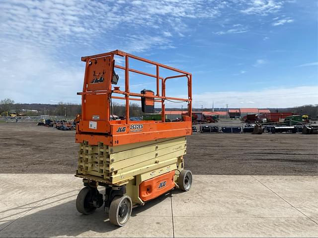 Image of JLG 2632ES equipment image 3