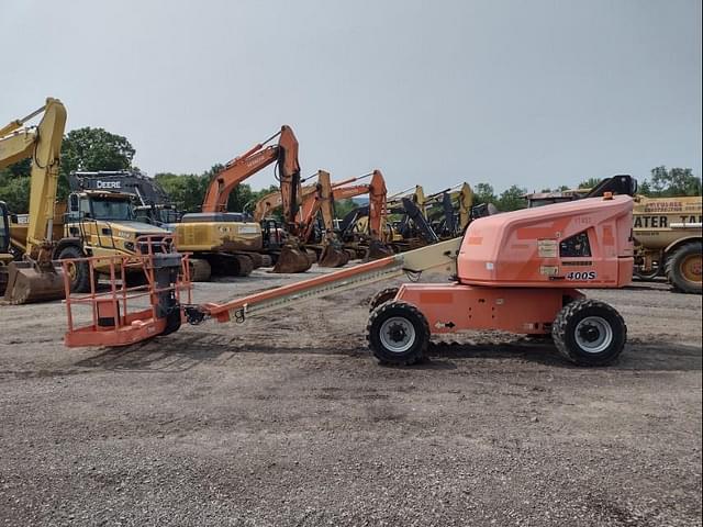 Image of JLG 400S equipment image 2
