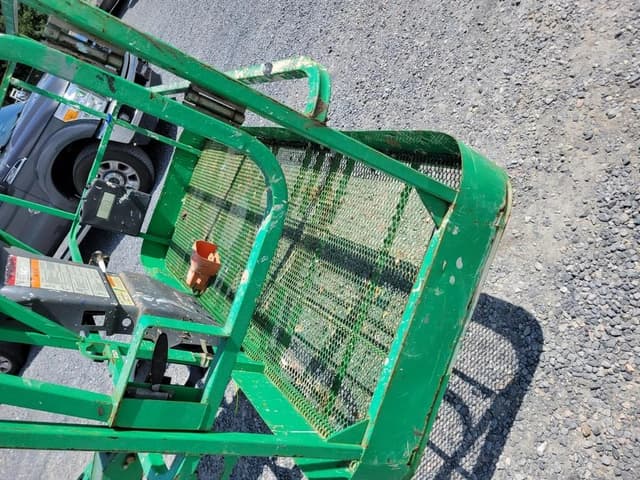 Image of JLG 400S equipment image 4