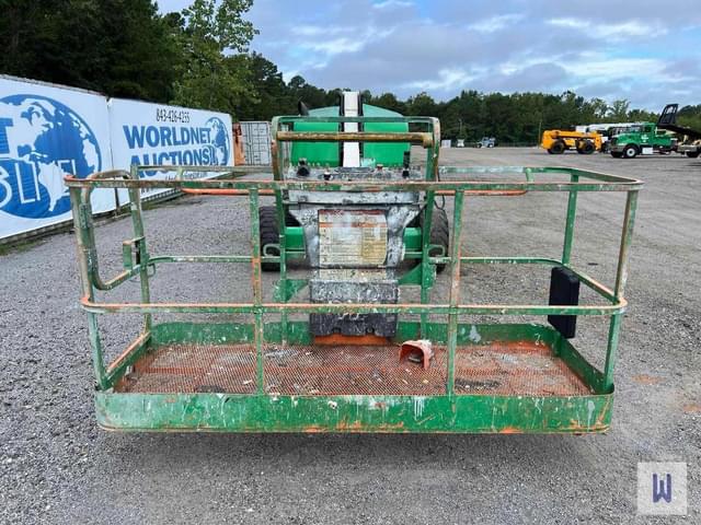 Image of JLG 400S equipment image 2