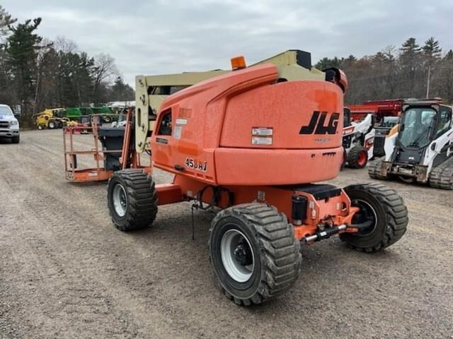 Image of JLG 450AJ equipment image 4