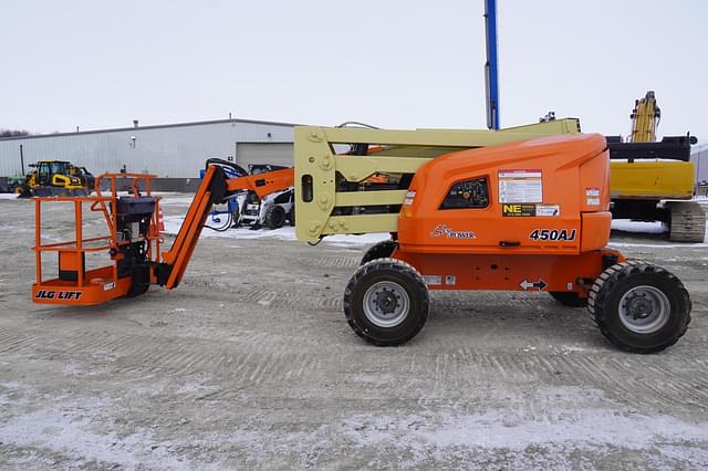 Image of JLG 450AJ equipment image 1