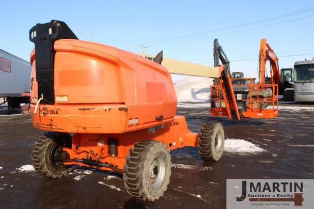 Image of JLG 460SJ equipment image 2