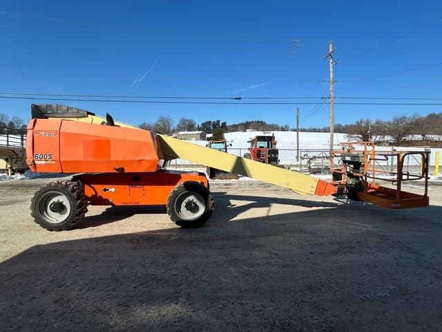 Image of JLG 600S equipment image 4