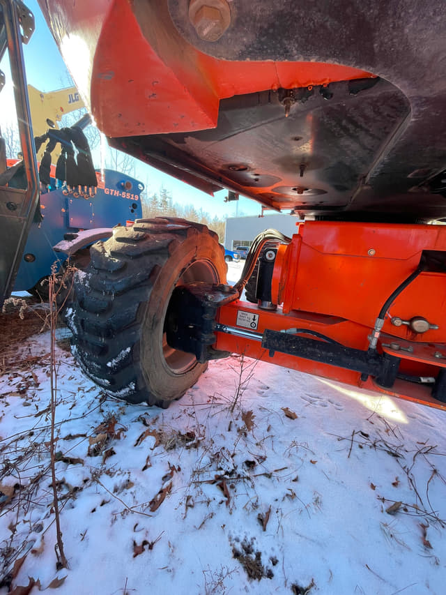 Image of JLG 660SJ equipment image 2