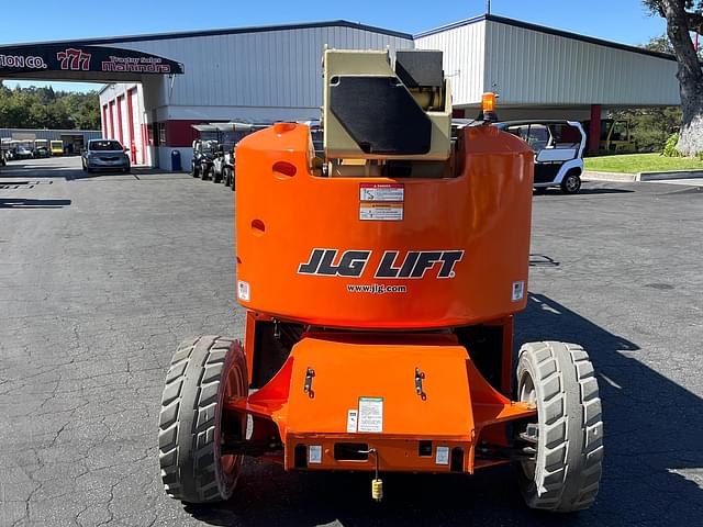 Image of JLG E450AJ equipment image 2