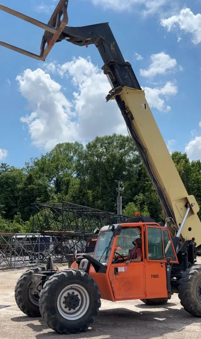 Image of JLG G15-44A equipment image 4