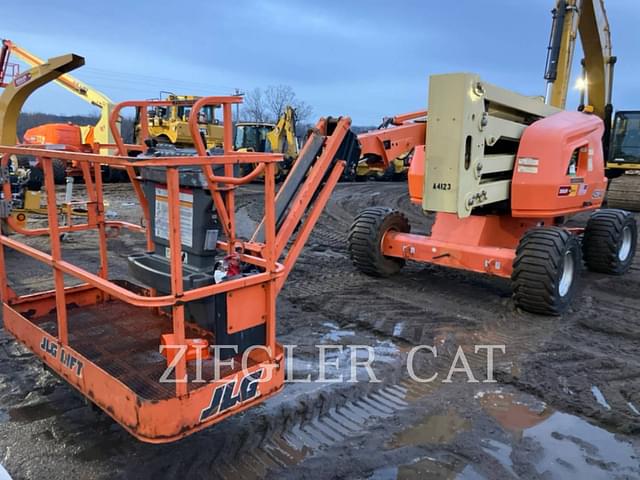 Image of JLG 450AJ equipment image 2