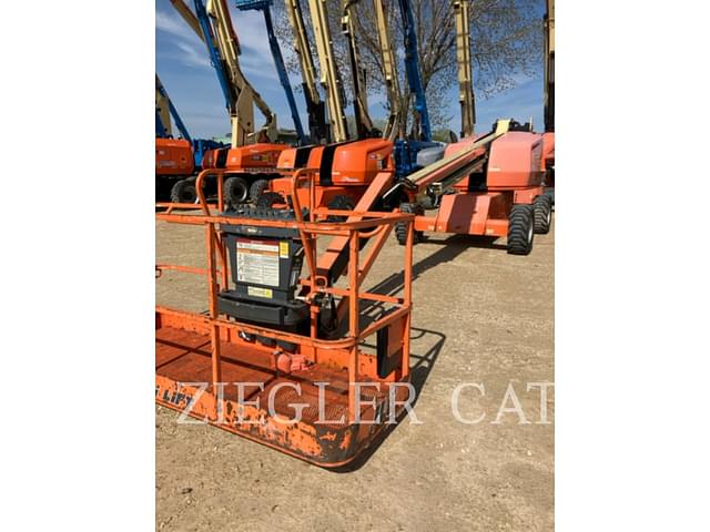 Image of JLG 460SJ equipment image 3