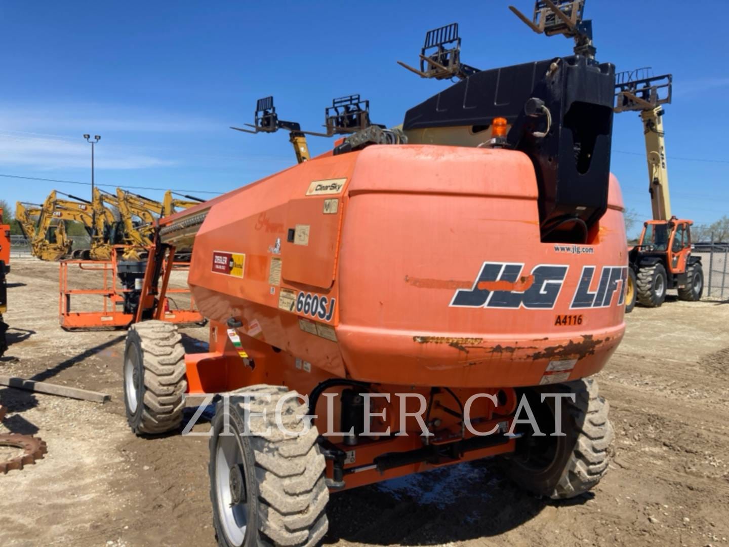 2016 JLG 660SJ Equipment Image0