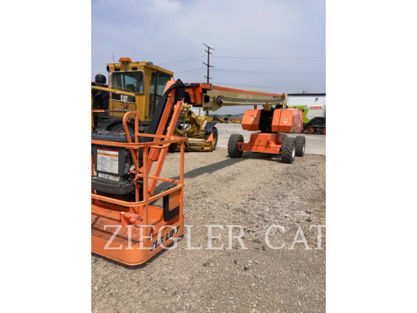 2016 JLG 860SJ Equipment Image0