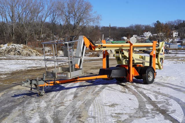 Image of JLG T500J equipment image 2