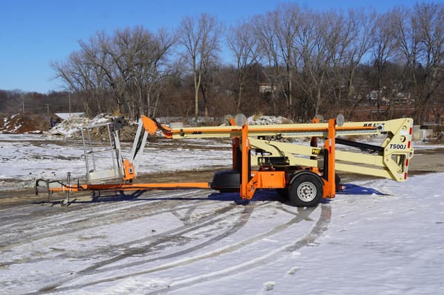 Image of JLG T500J equipment image 1