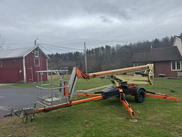 Image of JLG T500J equipment image 1