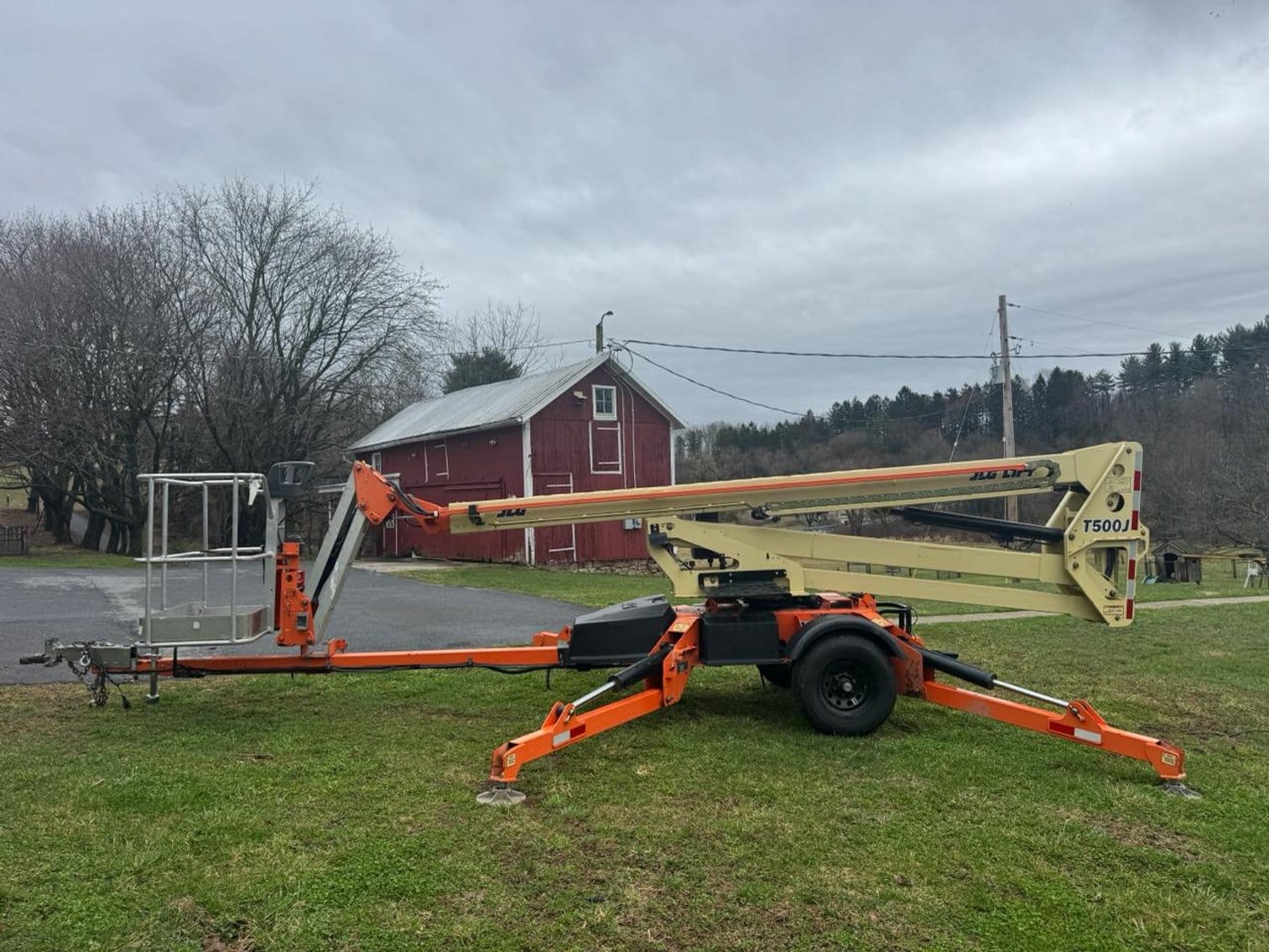 2016 JLG T500J Equipment Image0
