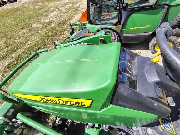 Image of John Deere 1023E equipment image 4