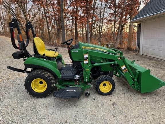 Image of John Deere 1023E equipment image 2