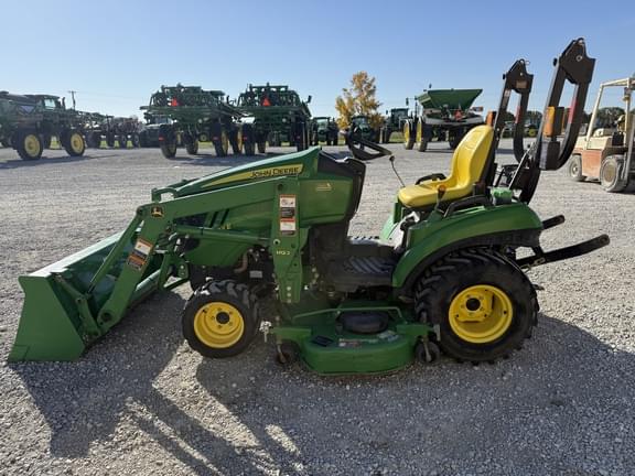 Image of John Deere 1023E equipment image 3