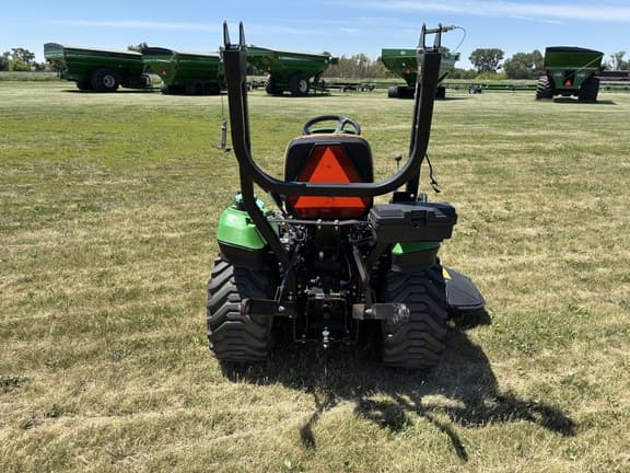 Image of John Deere 1023E equipment image 3