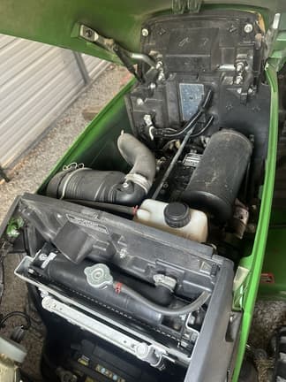 Image of John Deere 1023E equipment image 4