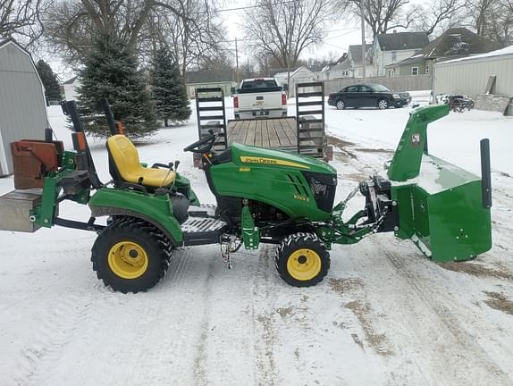 Image of John Deere 1023E equipment image 4