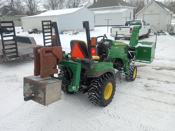 Image of John Deere 1023E equipment image 3