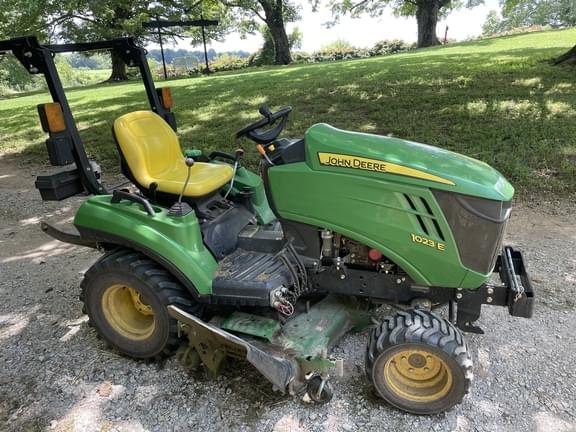 Image of John Deere 1023E equipment image 2