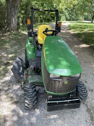 Image of John Deere 1023E equipment image 1