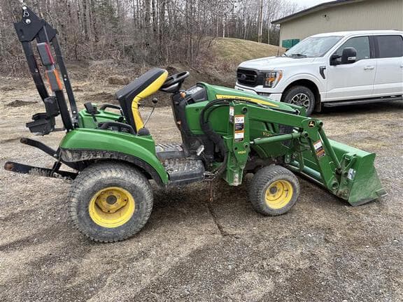 Image of John Deere 1023E equipment image 3