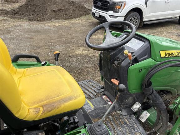 Image of John Deere 1023E equipment image 4
