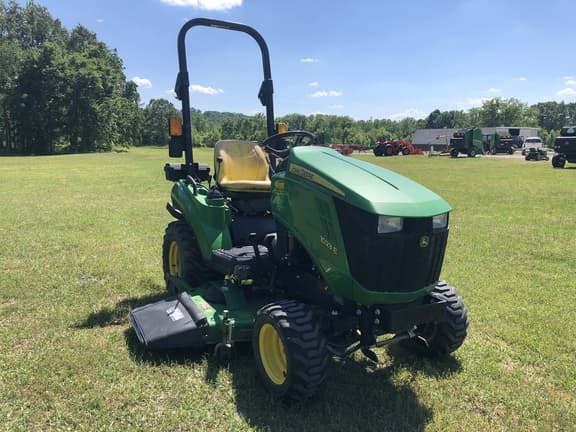 Image of John Deere 1023E equipment image 3