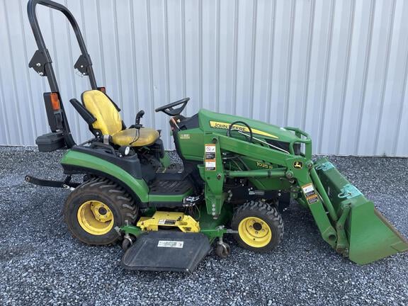 2016 John Deere 1025R Equipment Image0