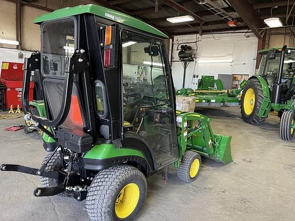 Image of John Deere 1025R equipment image 3