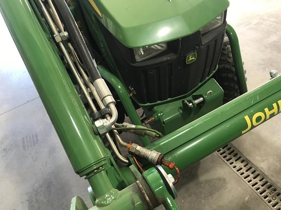 Image of John Deere 1025R equipment image 3