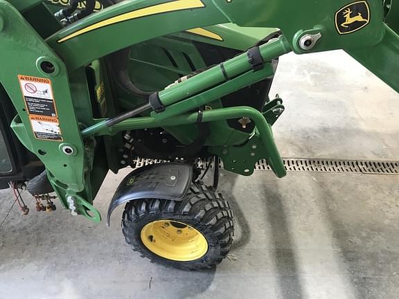 Image of John Deere 1025R equipment image 4