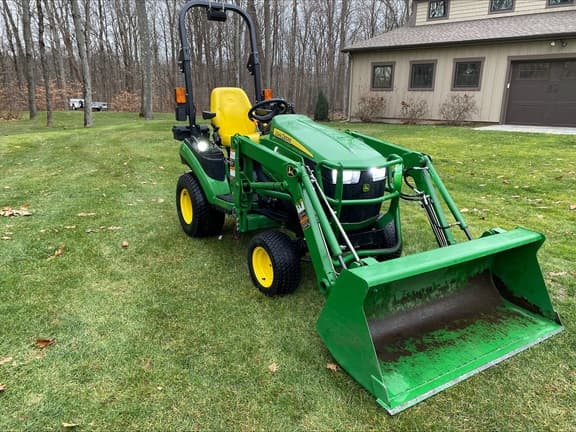 Image of John Deere 1025R equipment image 3