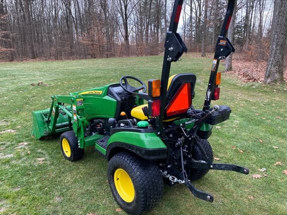 Image of John Deere 1025R equipment image 2