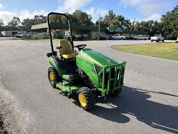 Image of John Deere 1025R equipment image 4