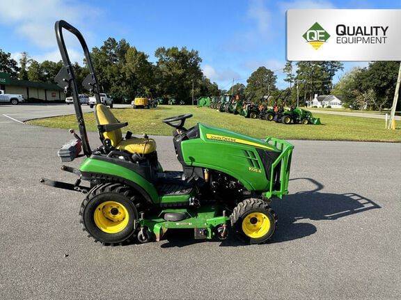 2016 John Deere 1025R Equipment Image0