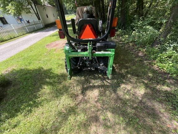 Image of John Deere 1025R equipment image 4