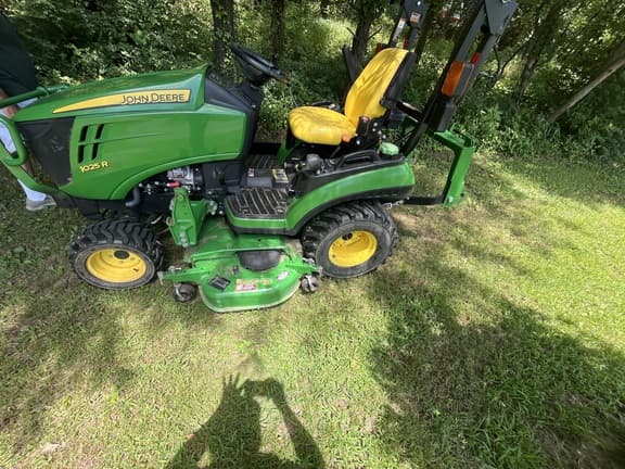 Image of John Deere 1025R equipment image 2