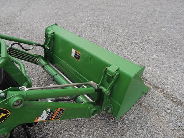 Image of John Deere 1025R equipment image 4