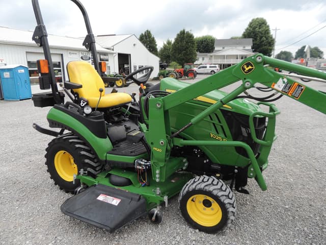Image of John Deere 1025R equipment image 2