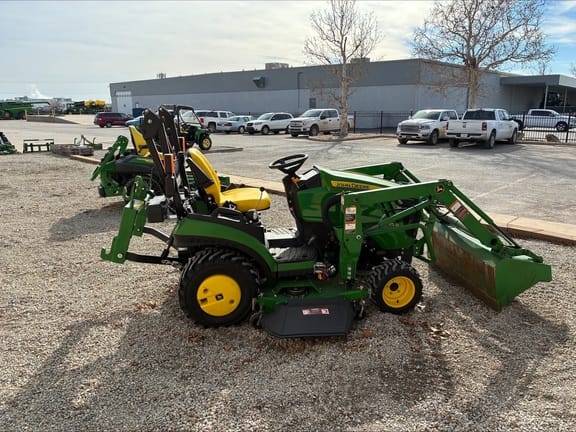 2016 John Deere 1025R Equipment Image0