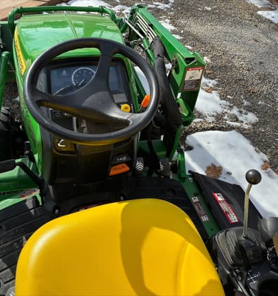 Image of John Deere 1025R equipment image 4