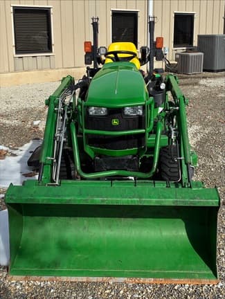 Image of John Deere 1025R equipment image 3