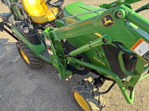 Image of John Deere 1025R equipment image 2