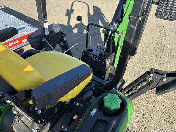 Image of John Deere 1025R equipment image 4