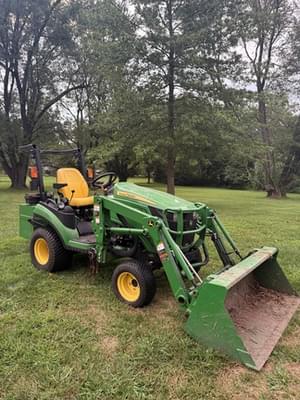 2016 John Deere 1025R Image