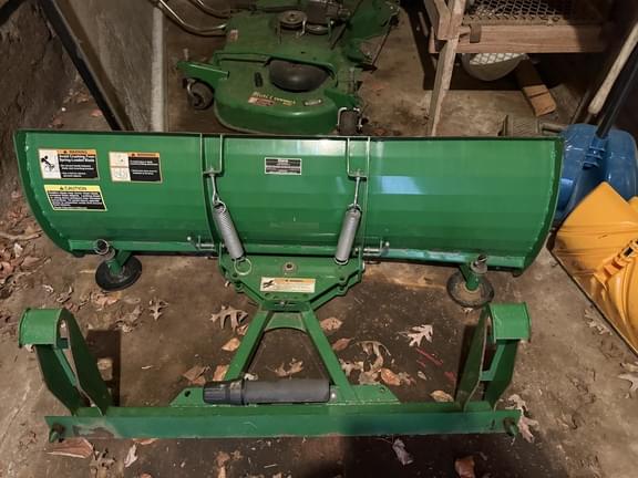 Image of John Deere 1025R equipment image 1